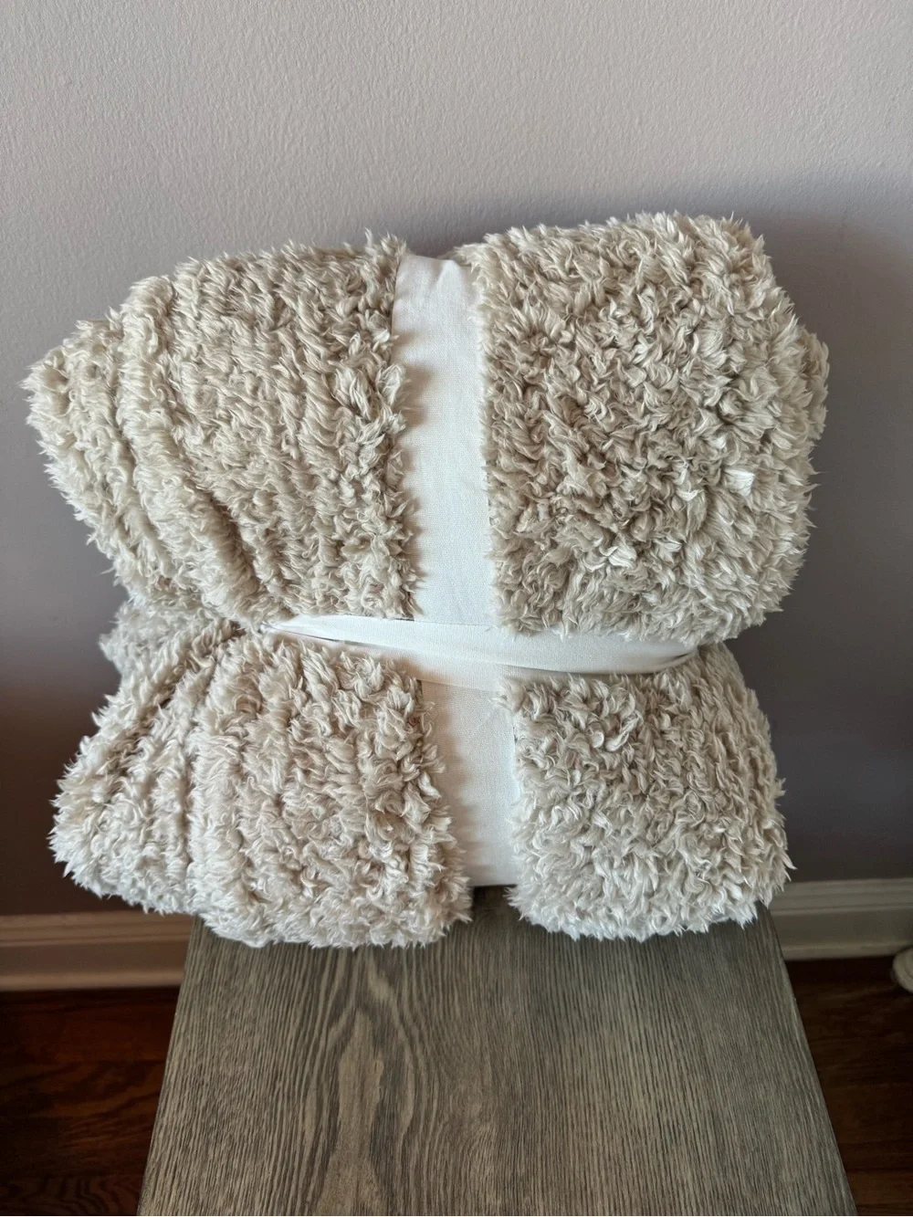 Pottery Barn NWT Cozy Pom Pom Sherpa Throw Blanket 50” x 60” in Natural